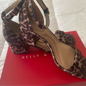 Beautiful cheetah print dress shoes. New. Needed them for wedding.